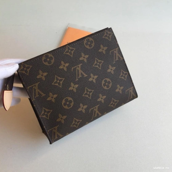 WIS LOUIS 19 VUITTON TOILETRY POUCH 0927